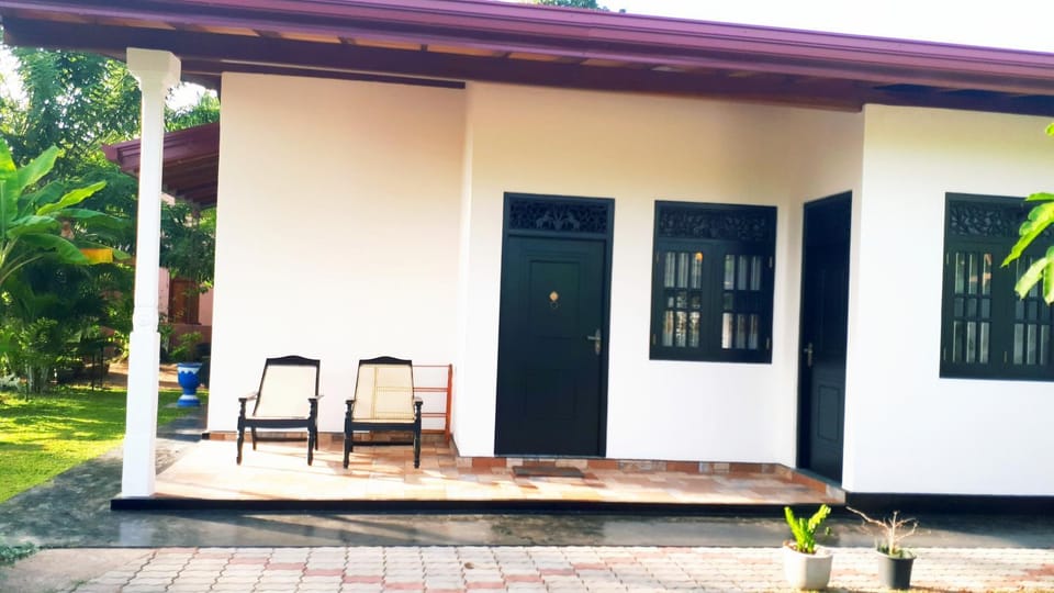 Patio, Facade/entrance