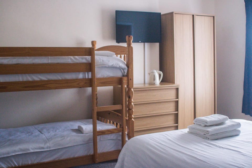 Bed, bunk bed