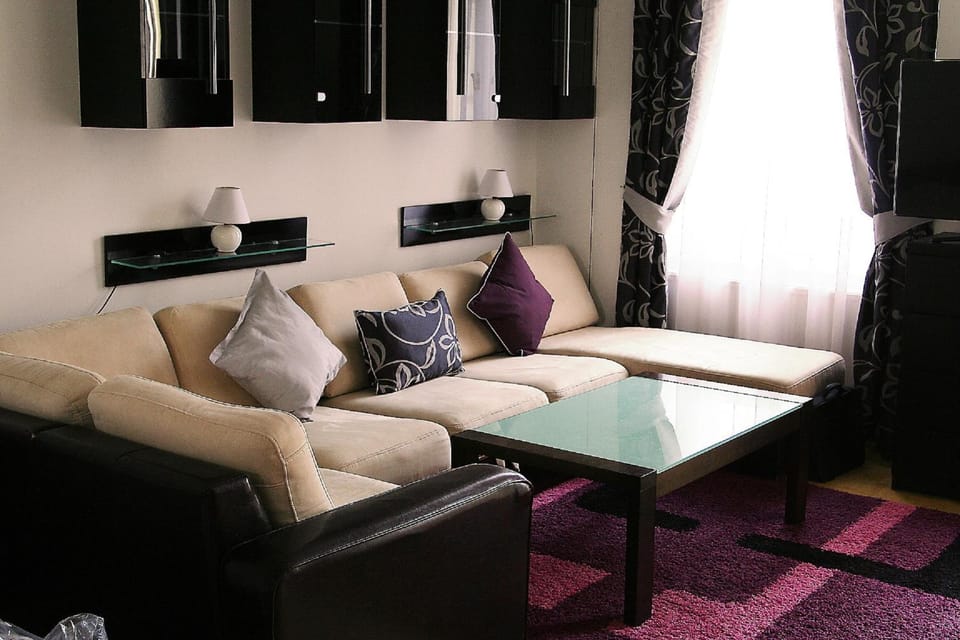 Living room, Photo of the whole room