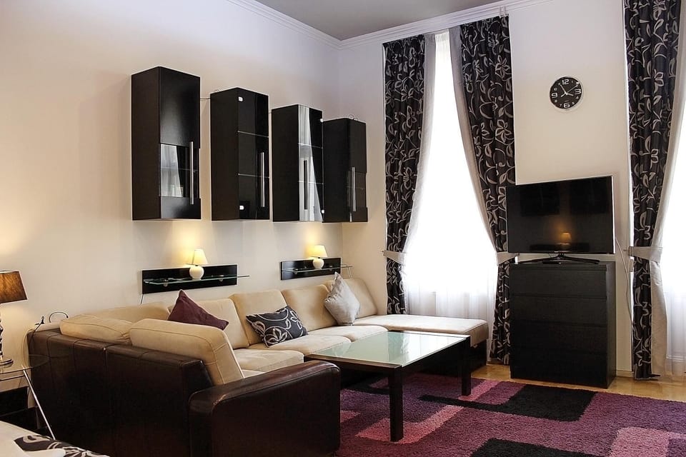 TV and multimedia, Living room, Seating area