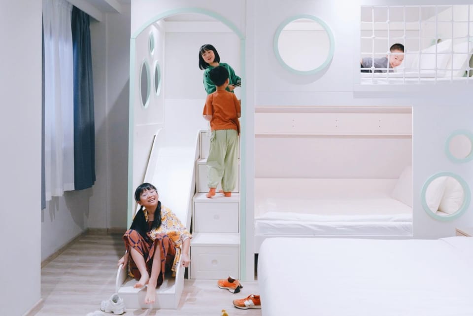 Bed, Bedroom, bunk bed