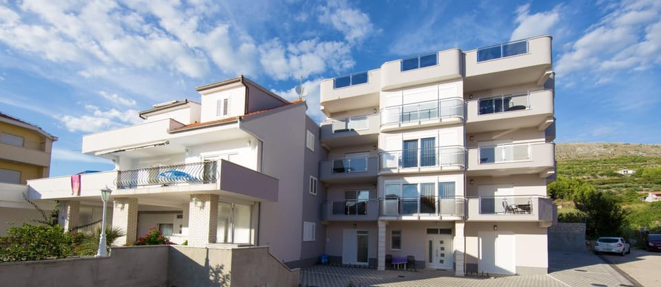 Property building, Facade/entrance