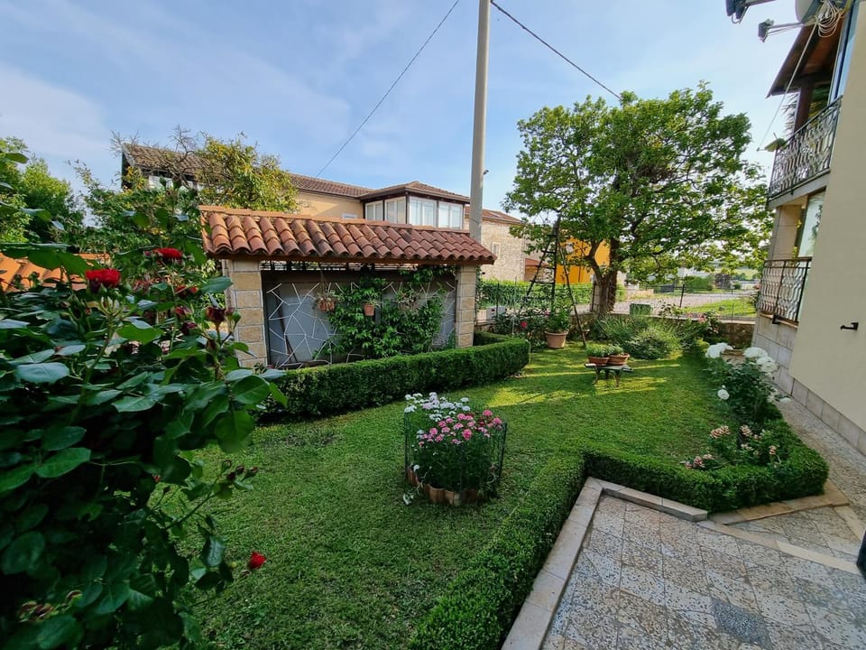 Garden, Garden view