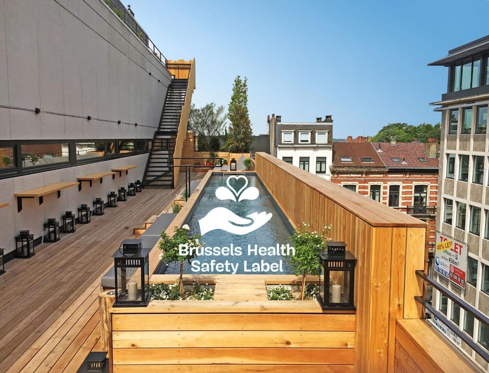 Property building, Balcony/Terrace, City view, Swimming pool, Open Air Bath