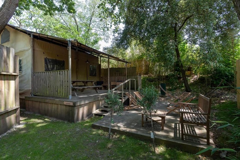 Lodging Le Lac Nature lodge in Lacanau