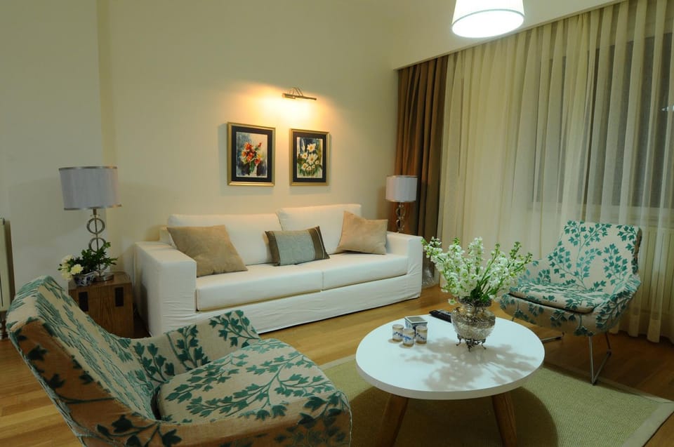 Living room, Seating area