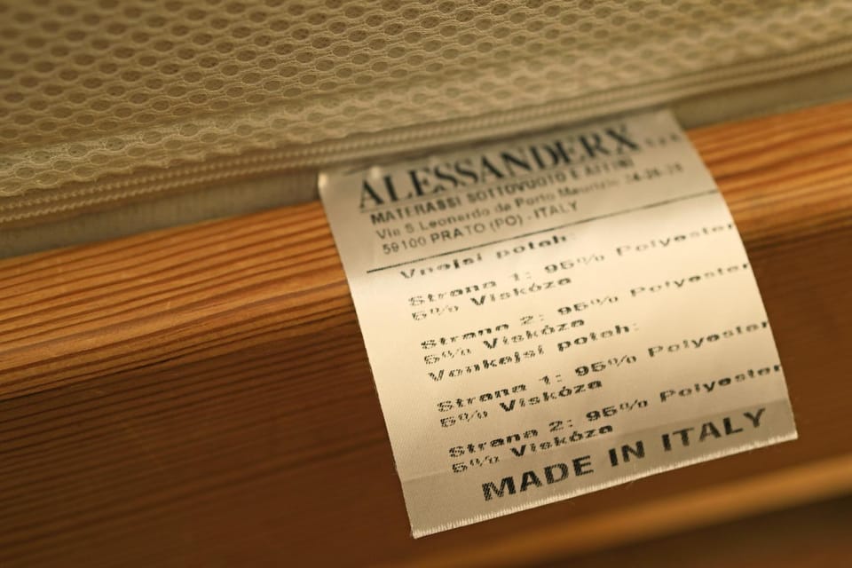 Bed, Logo/Certificate/Sign