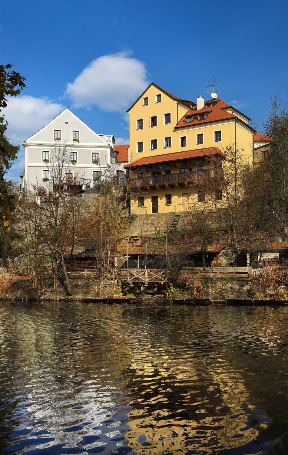Property building, Neighbourhood, River view