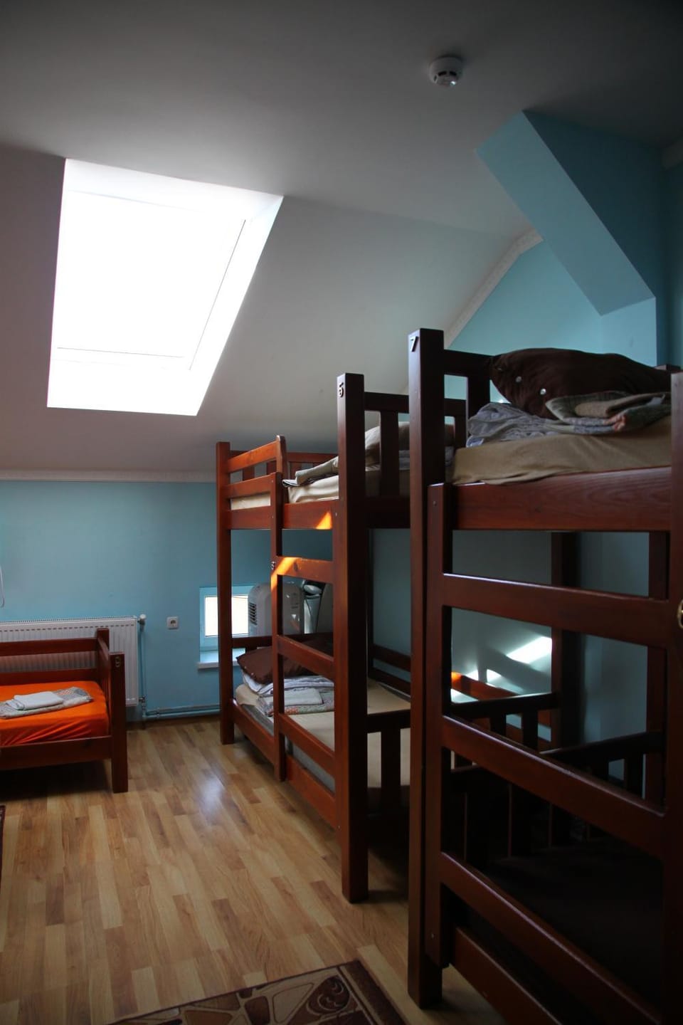 Other, Photo of the whole room, Decorative detail, bunk bed