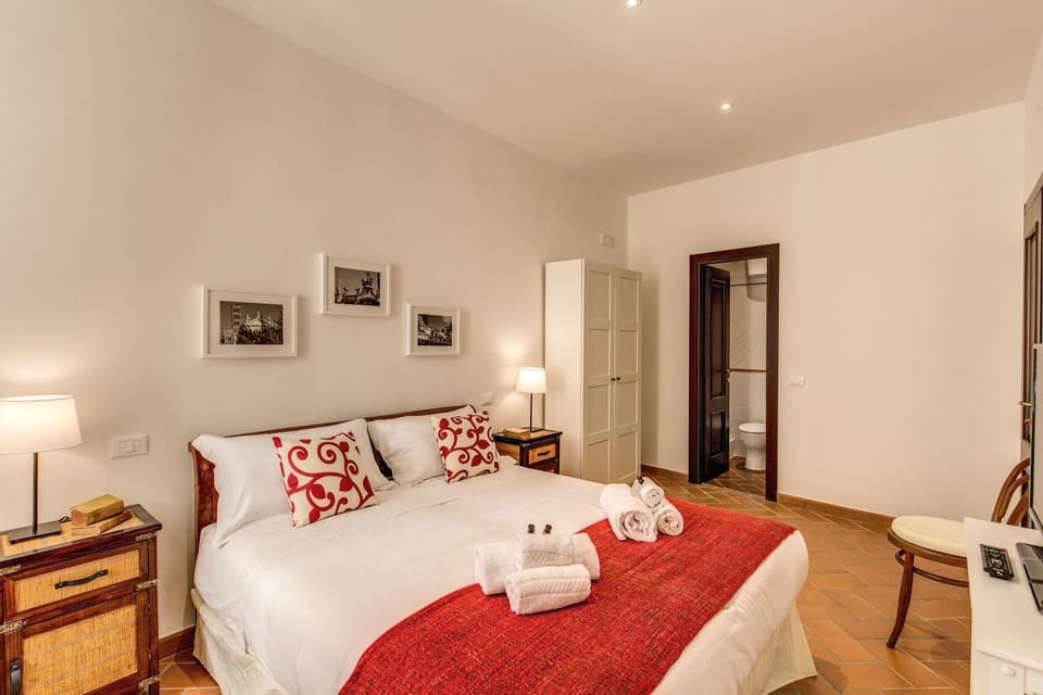 Piccolo Trevi Suites Bed and Breakfast in Rome