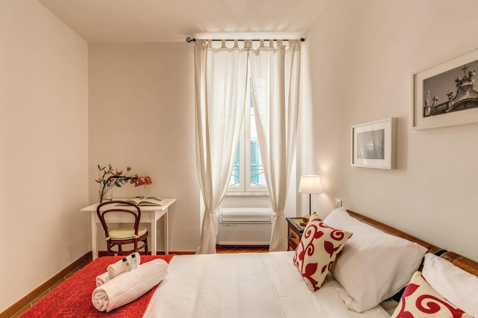 Piccolo Trevi Suites Bed and Breakfast in Rome