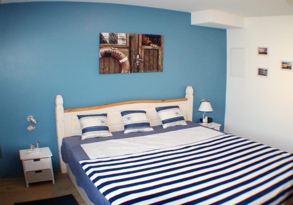 Bed, Other, Photo of the whole room, Decorative detail