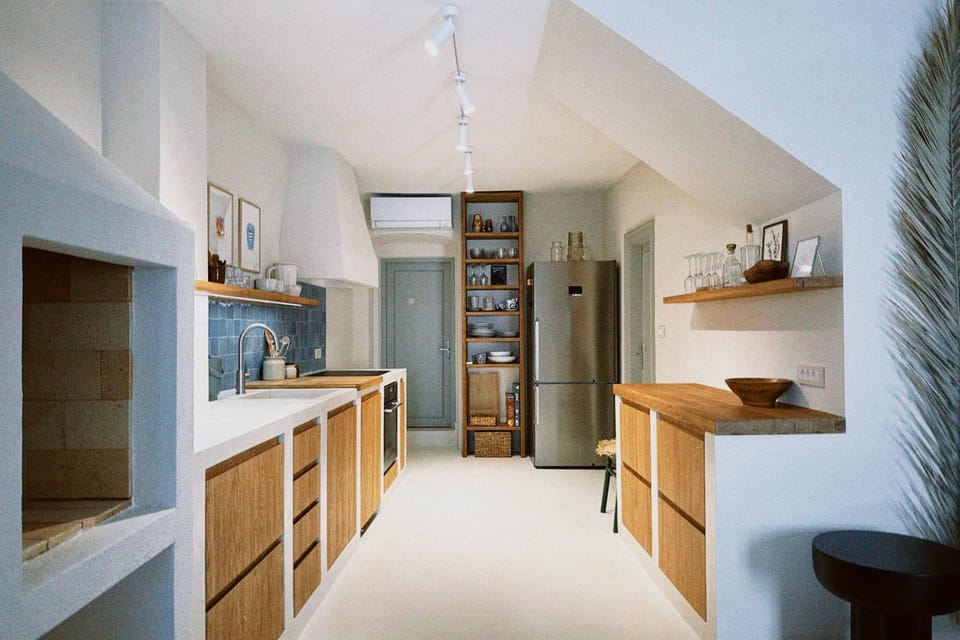 Kitchen or kitchenette