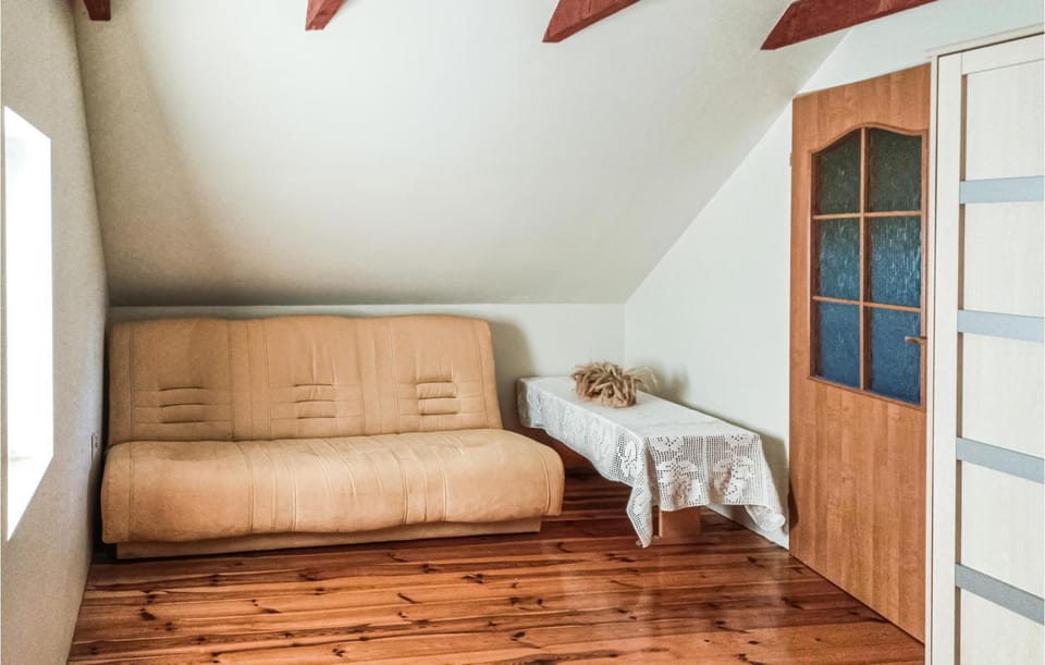 2 Bedroom Pet Friendly Home In Prabuty House in Pomeranian Voivodeship
