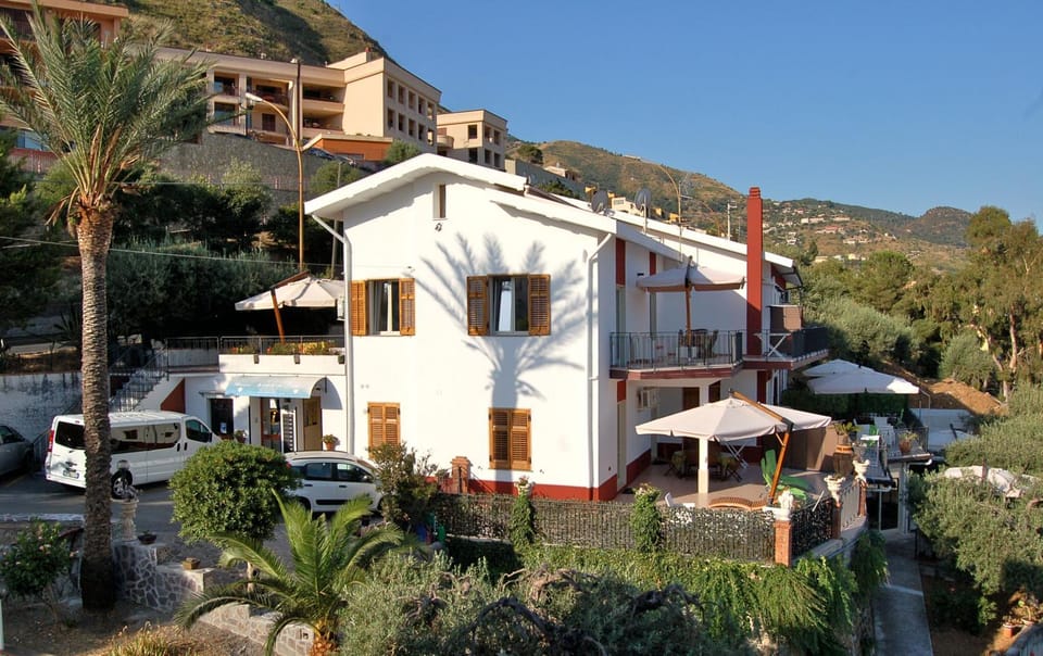 Property building, On site
