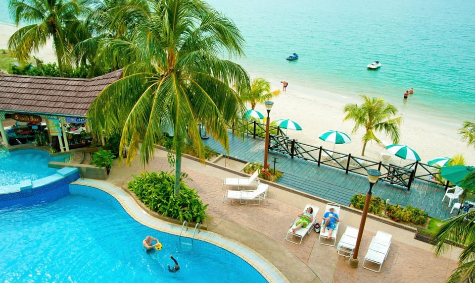 Beach, Swimming pool, Swimming pool