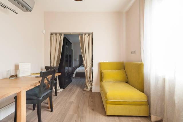 Living room, Seating area, Dining area