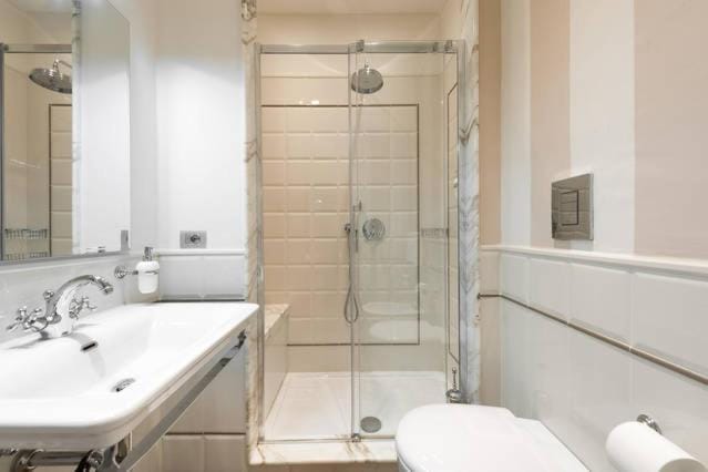 Shower, Toilet, Bathroom
