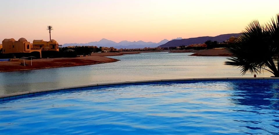 Lake view, Pool view