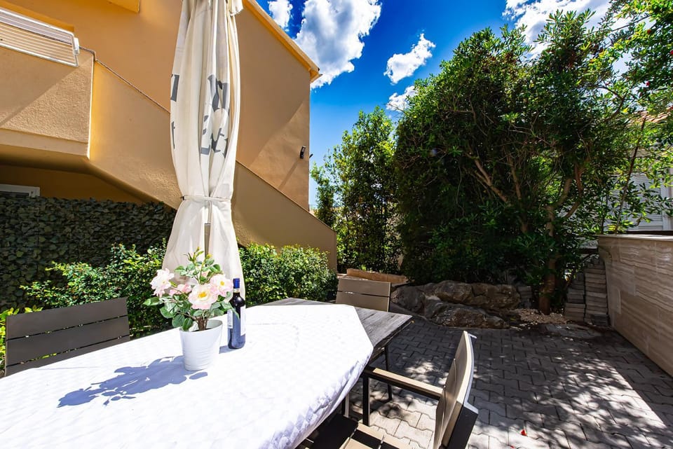 Patio, Garden