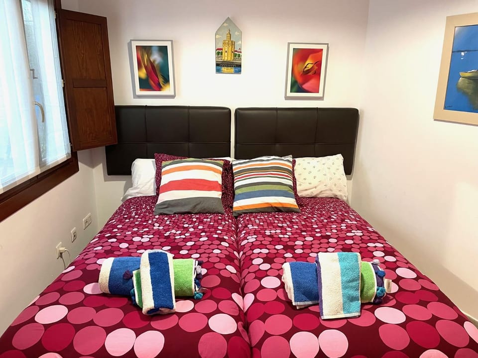Apartamento Centro Plaza Salvador, Wifi free& parking opcional Apartment in Seville