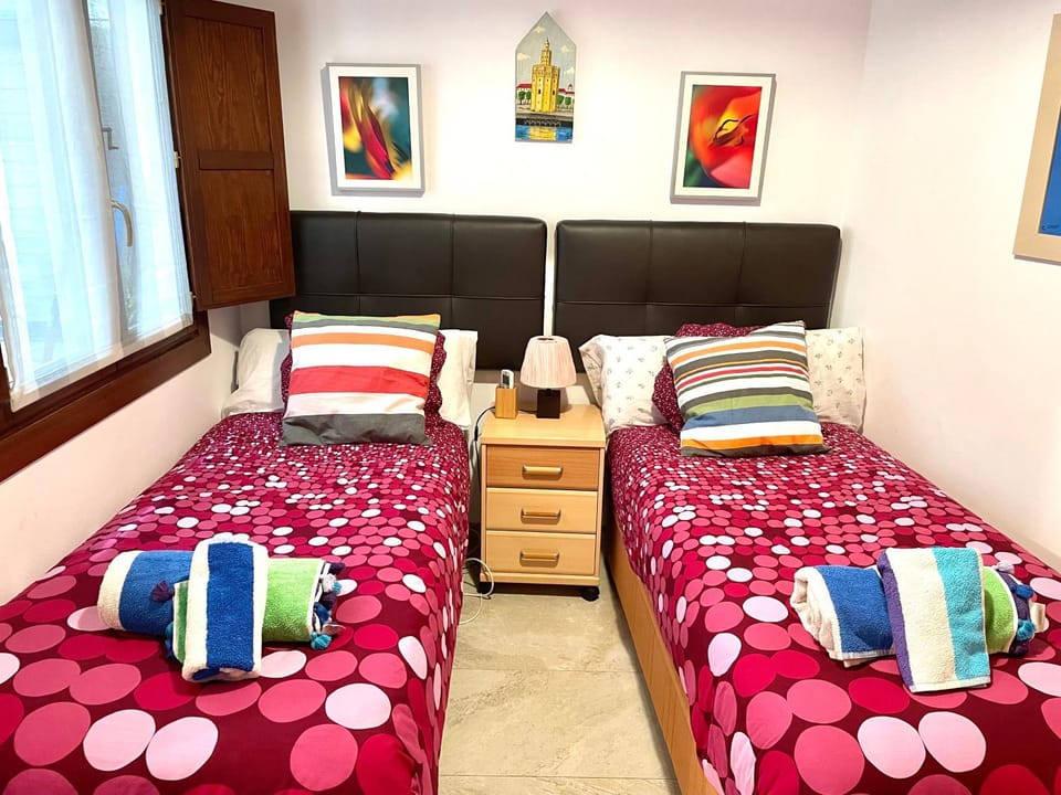 Apartamento Centro Plaza Salvador, Wifi free& parking opcional Apartment in Seville