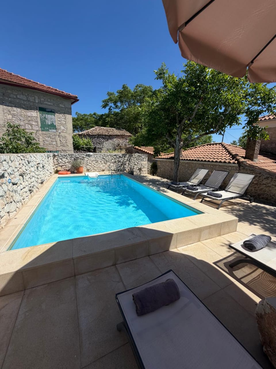 Day, Pool view, Swimming pool, sunbed