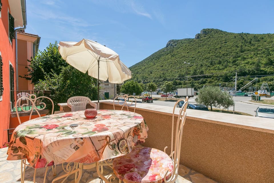 Balcony/Terrace, Mountain view, Sea view