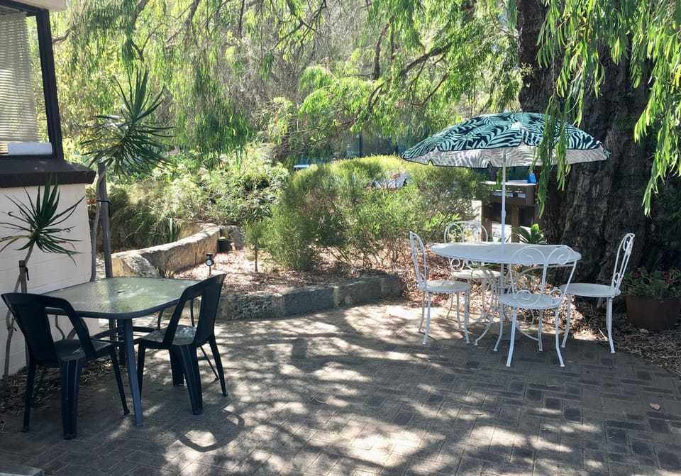 Garden, Internal: Not applicable to any particular room