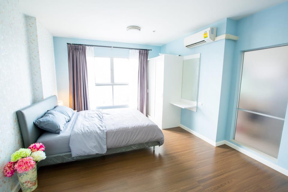 Bed, Bedroom