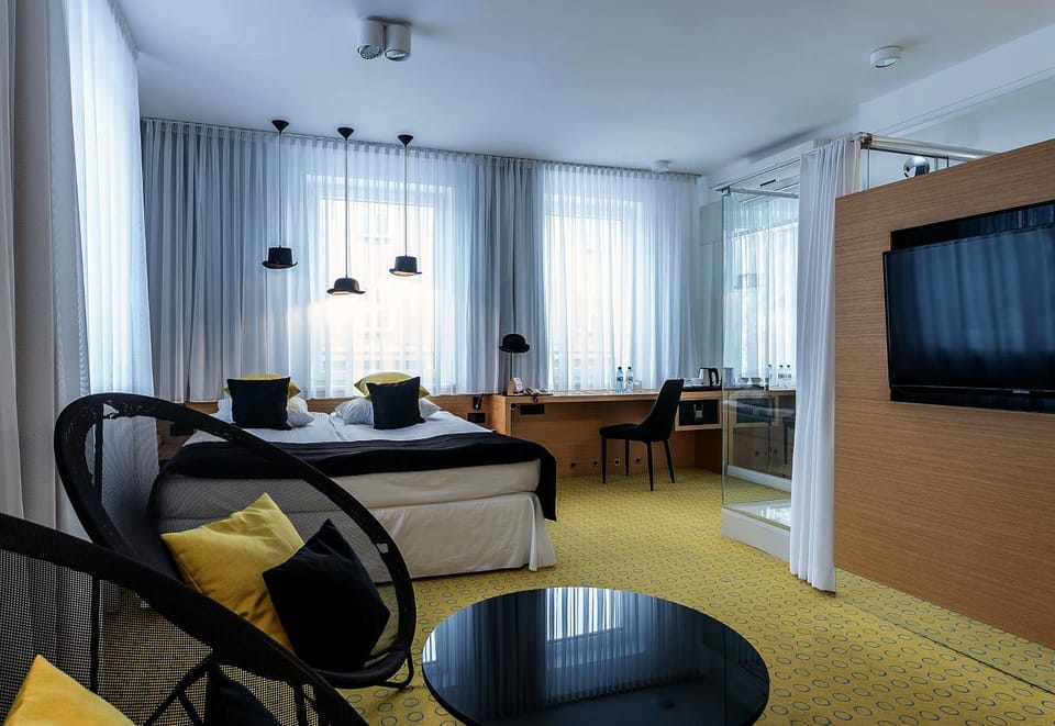 Bed, View (from property/room), Seating area, Bedroom