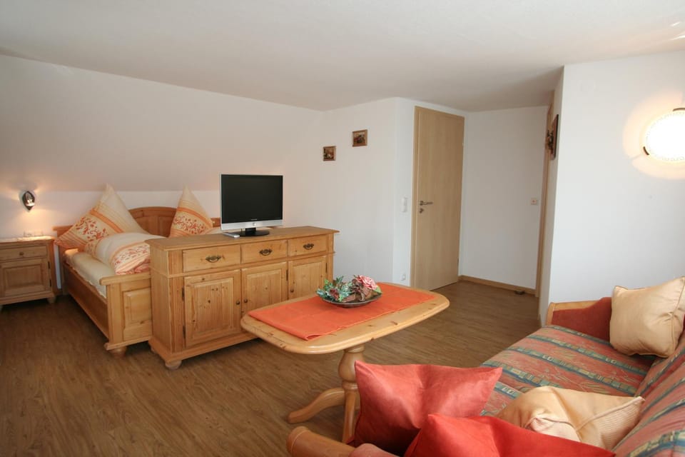 Bed, Seating area, Bedroom, cot