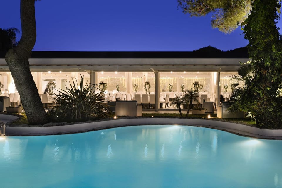 Swimming pool, Swimming pool