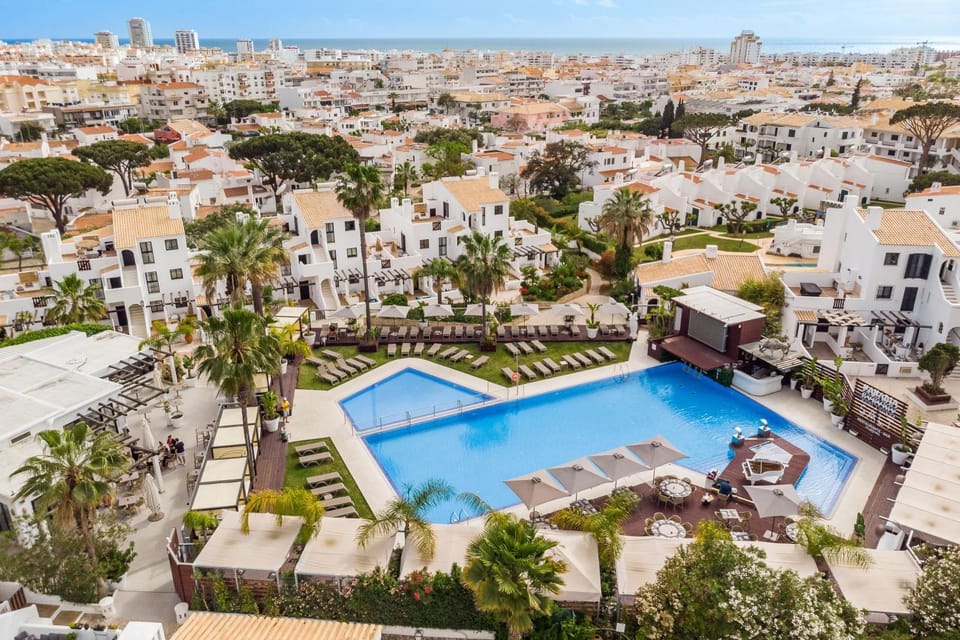 Bird's eye view, Swimming pool