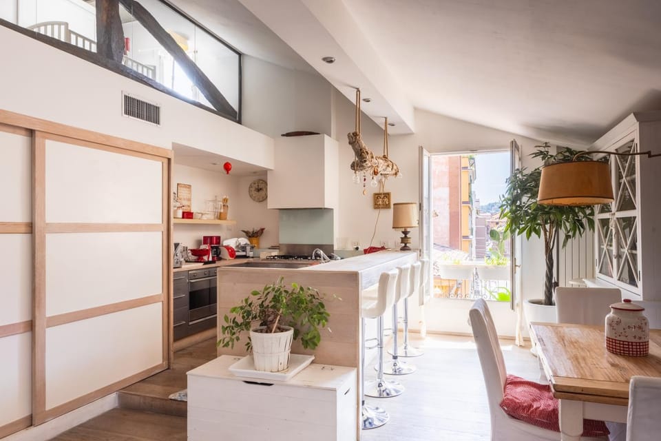 Kitchen or kitchenette, Dining area, oven, stove