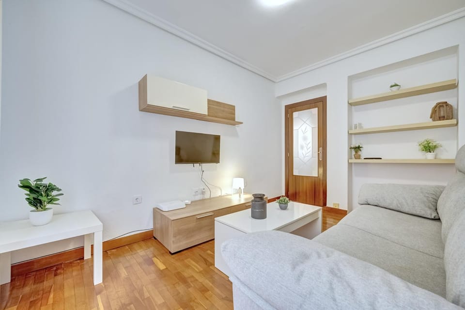 TV and multimedia, Photo of the whole room, Seating area