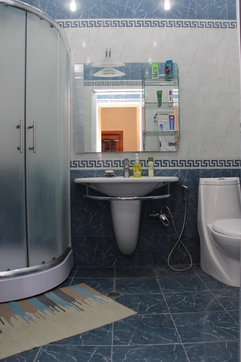 Toilet, Bathroom, Decorative detail