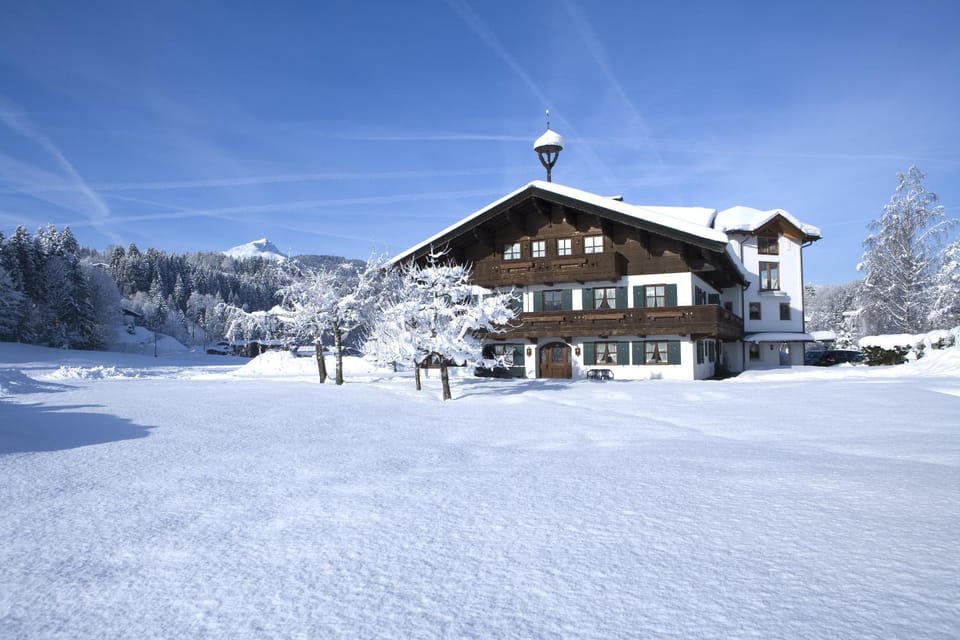Facade/entrance, Winter