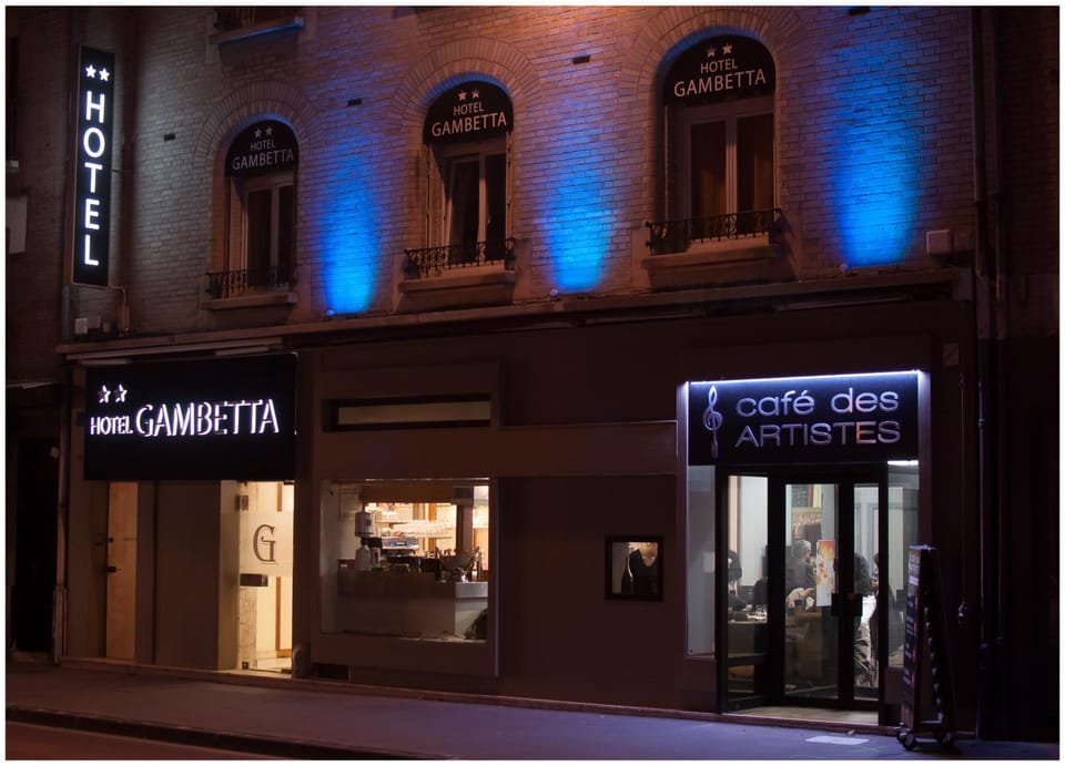 Facade/entrance, Night