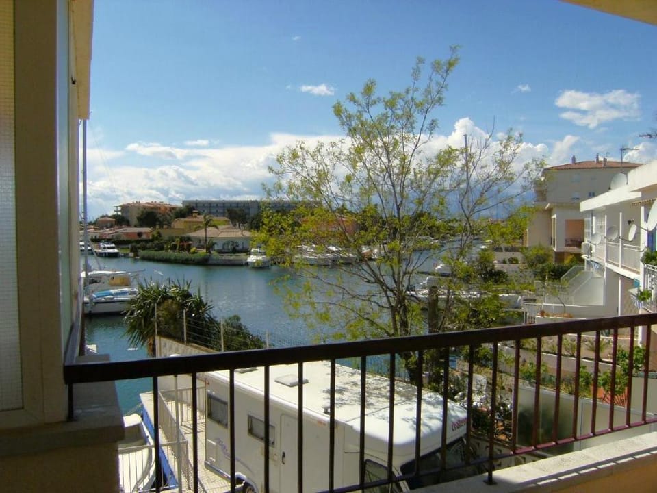 Global Immo 3286 Port Nou II Apartment in Roses