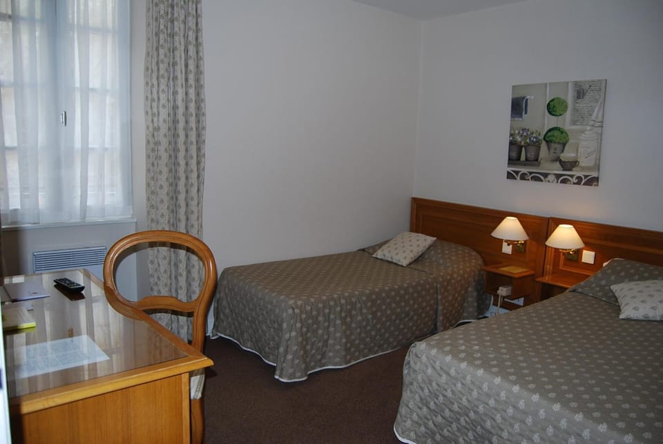 Photo of the whole room, Photo of the whole room