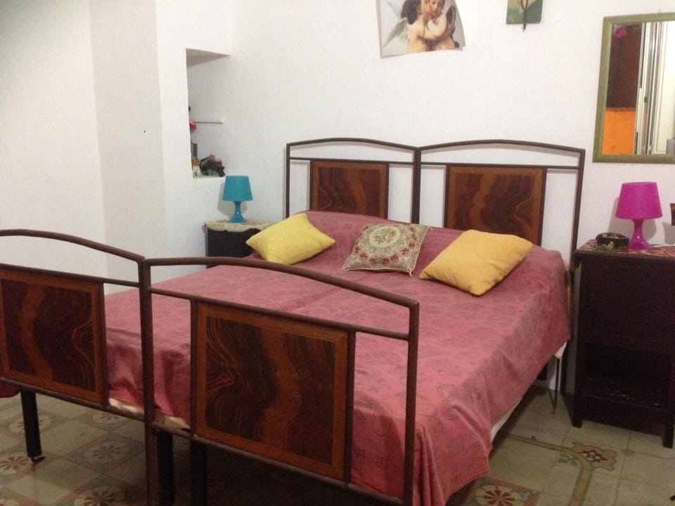 Bed, Photo of the whole room