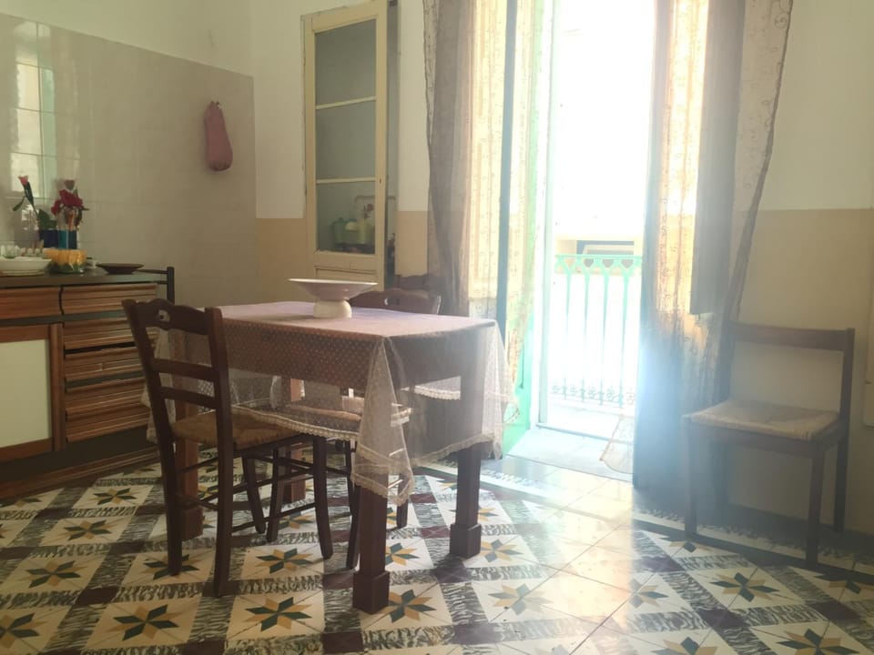 Balcony/Terrace, Communal kitchen, Lunch, Dinner