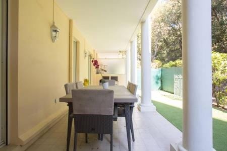 Patio, Day, Garden, Dining area, Garden view