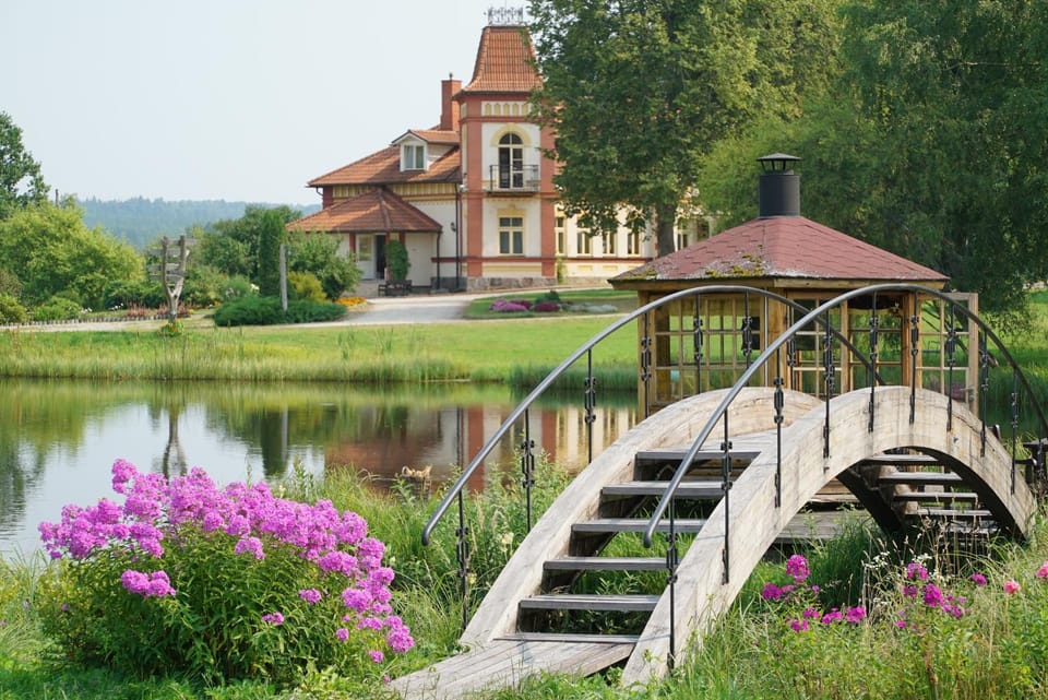 Facade/entrance, Lake view, River view