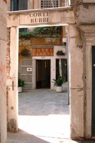 Facade/entrance, Facade/entrance