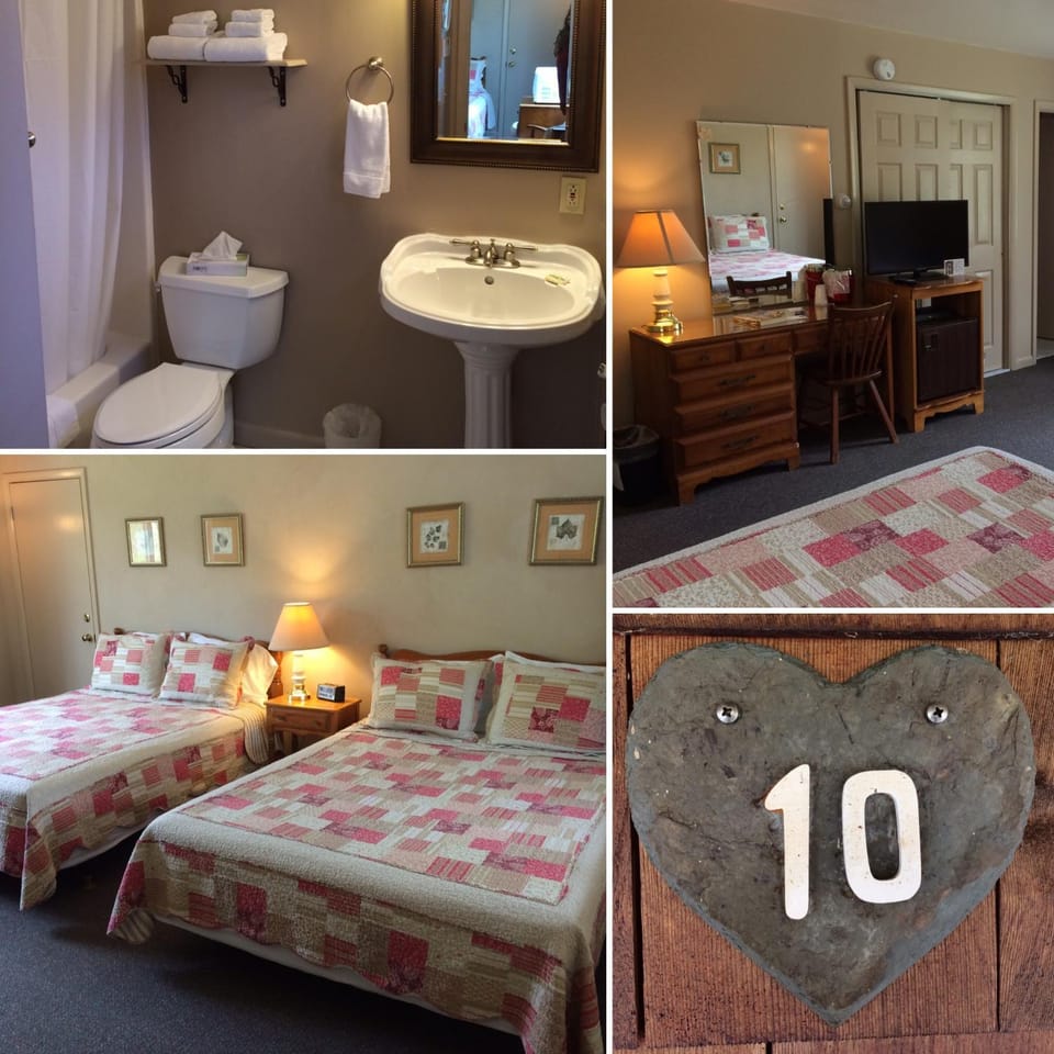 Bed, Bathroom, Photo of the whole room, Bedroom