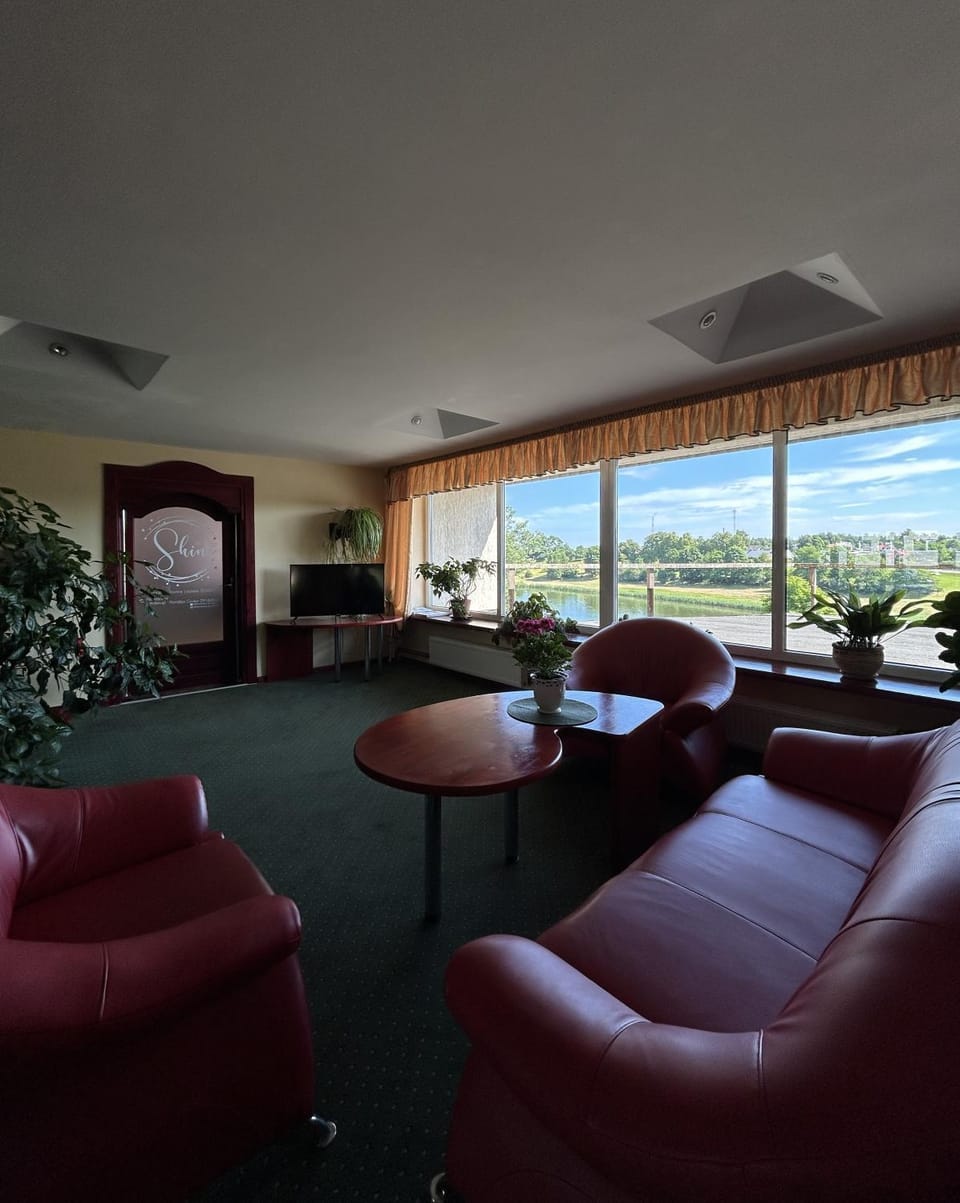 TV and multimedia, Seating area