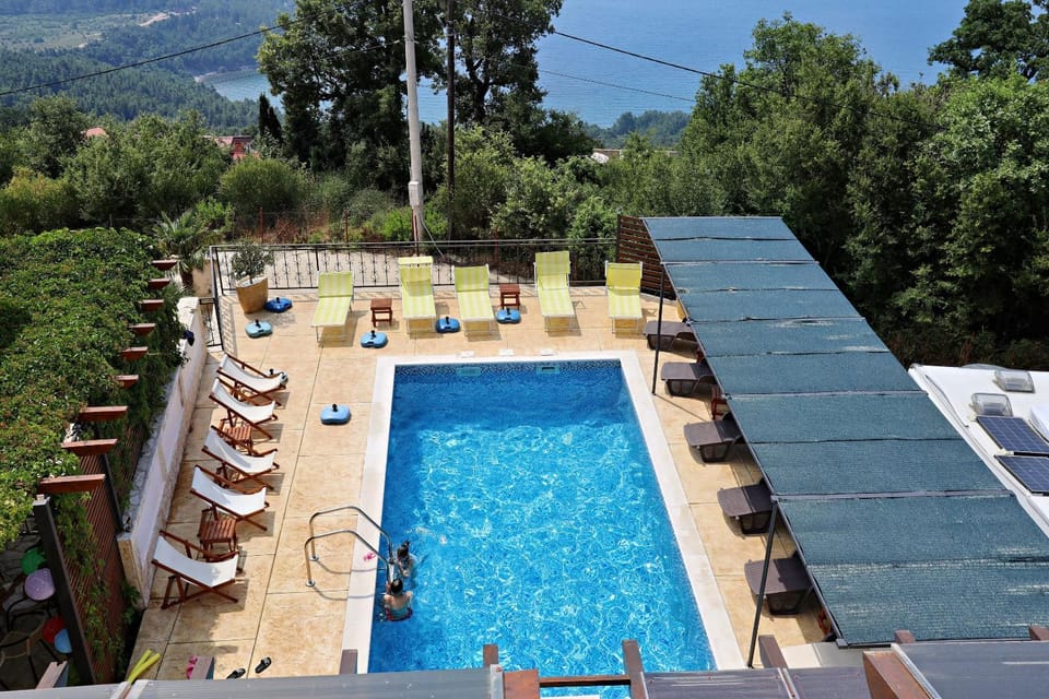 Area and facilities, Swimming pool