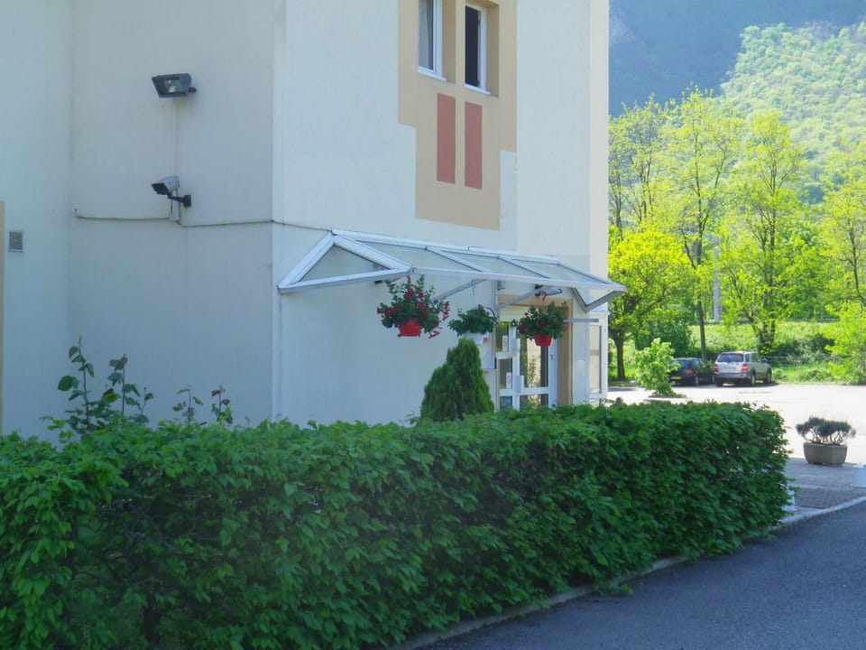 Hotel Amys Voreppe Hotel in Auvergne-Rhône-Alpes